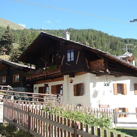 Le Vieux Rascard Chambres D'Hotes Champoluc Exterior foto