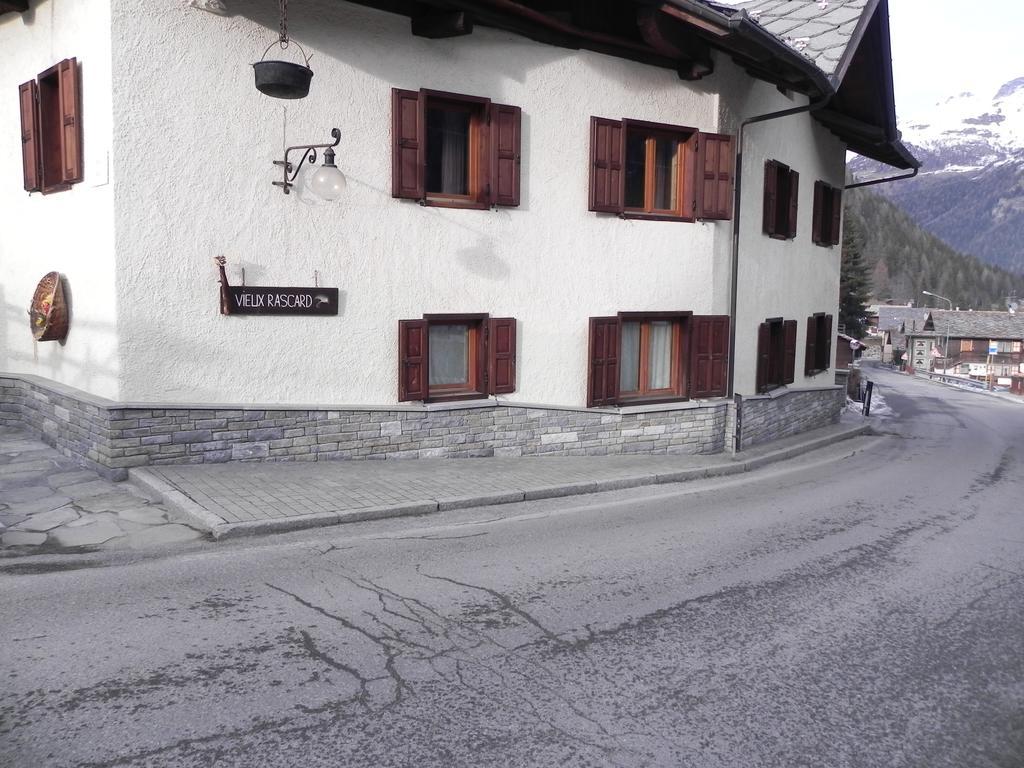 Le Vieux Rascard Chambres D'Hotes Champoluc Quarto foto